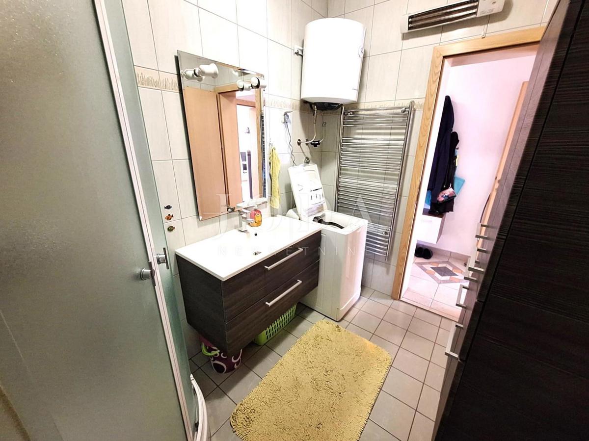 Città di Krk - appartamento con giardino vicino al mare