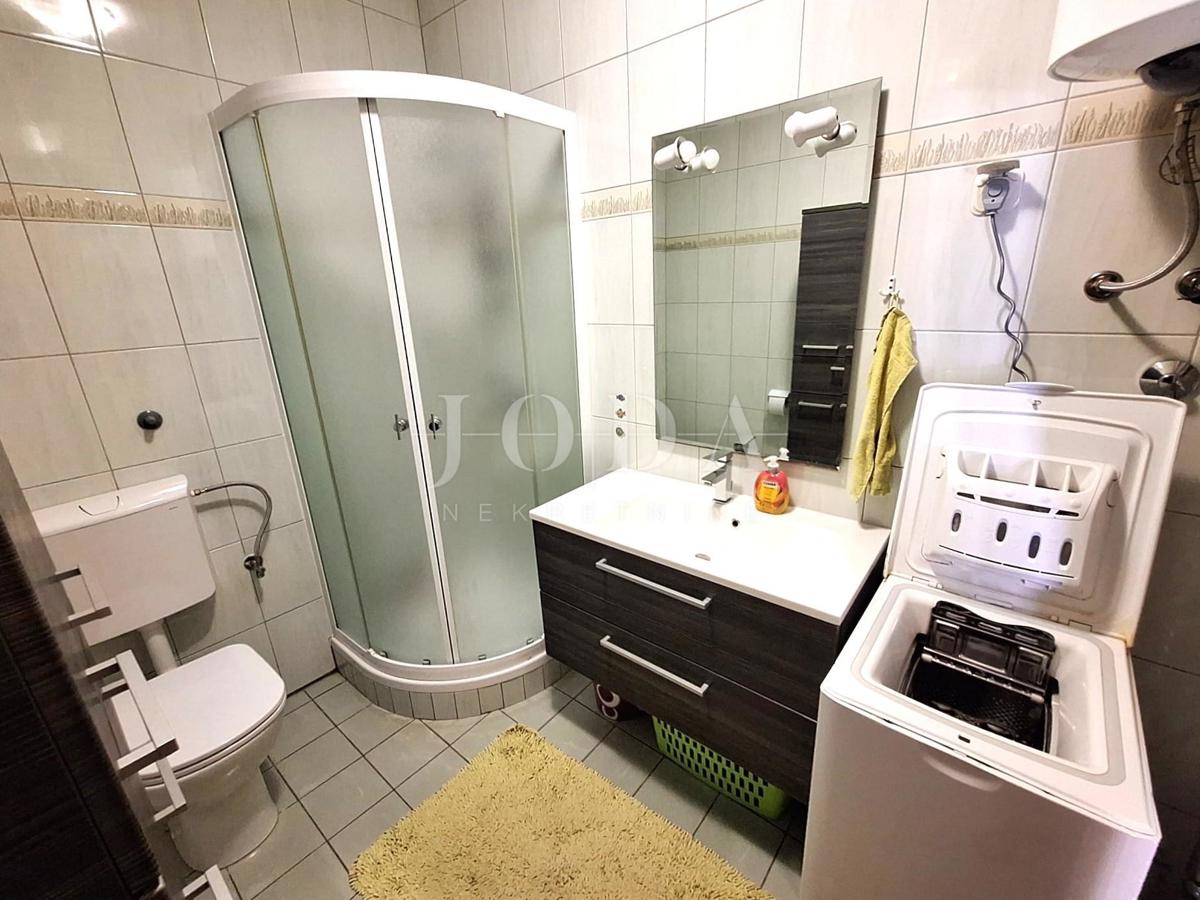 Città di Krk - appartamento con giardino vicino al mare