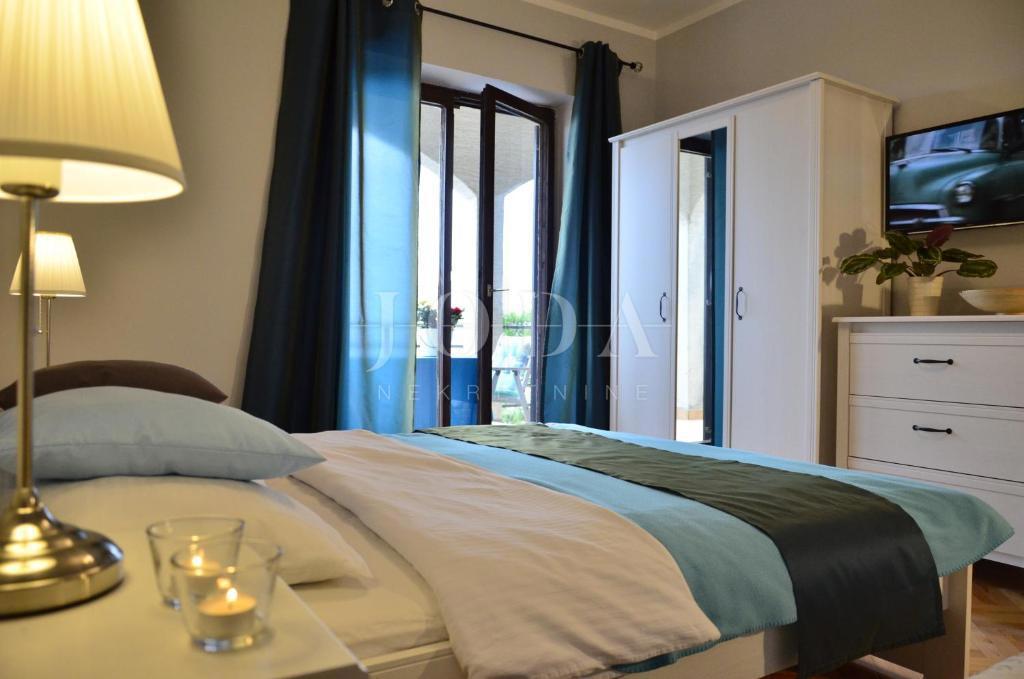 Proprietà esclusiva a Crikvenica: 602 m², piscina, 8 appartamenti, a 250 m dal mare