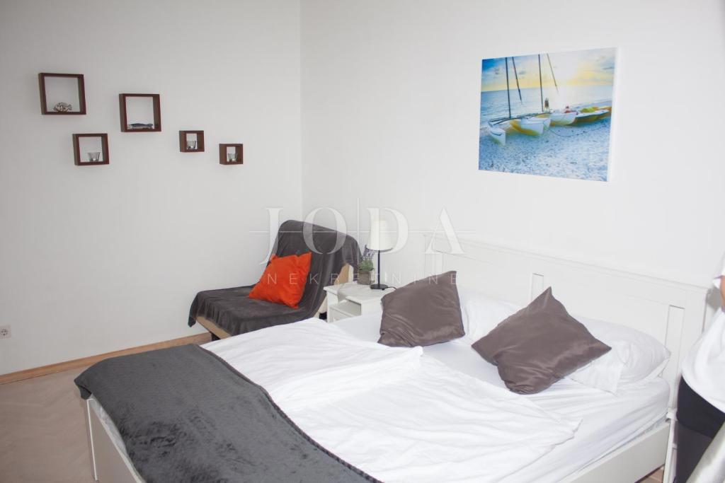 Proprietà esclusiva a Crikvenica: 602 m², piscina, 8 appartamenti, a 250 m dal mare