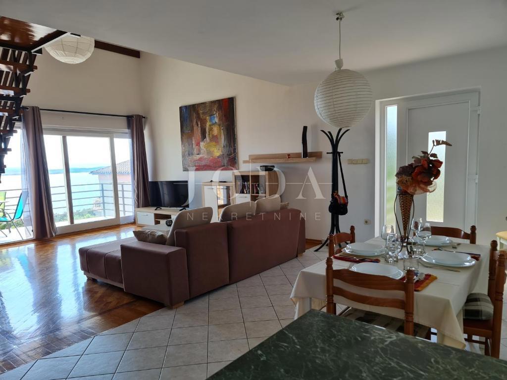 Proprietà esclusiva a Crikvenica: 602 m², piscina, 8 appartamenti, a 250 m dal mare