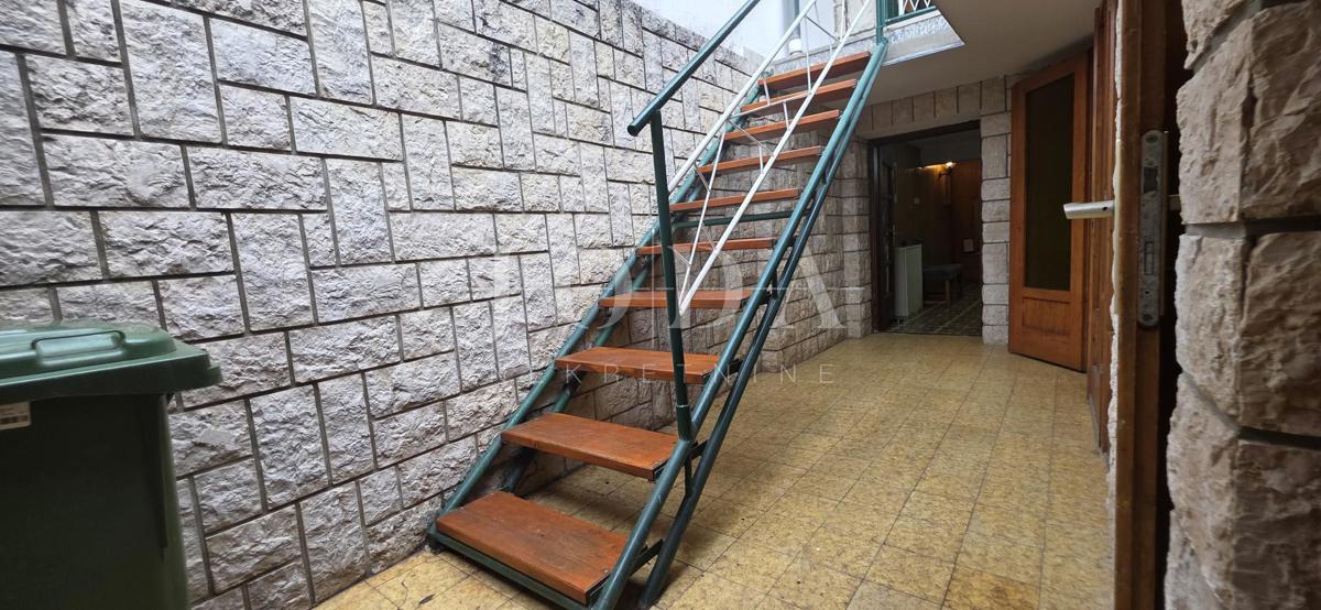 Casa con terrazza e vista mare | Selce, vicino alla spiaggia – vendita