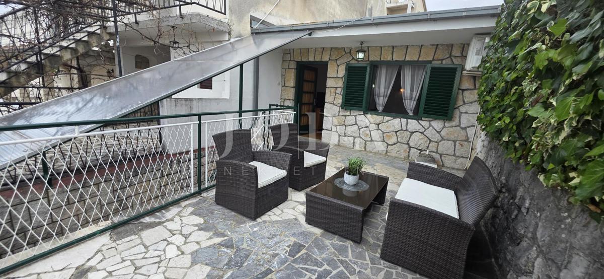 Casa con terrazza e vista mare | Selce, vicino alla spiaggia – vendita