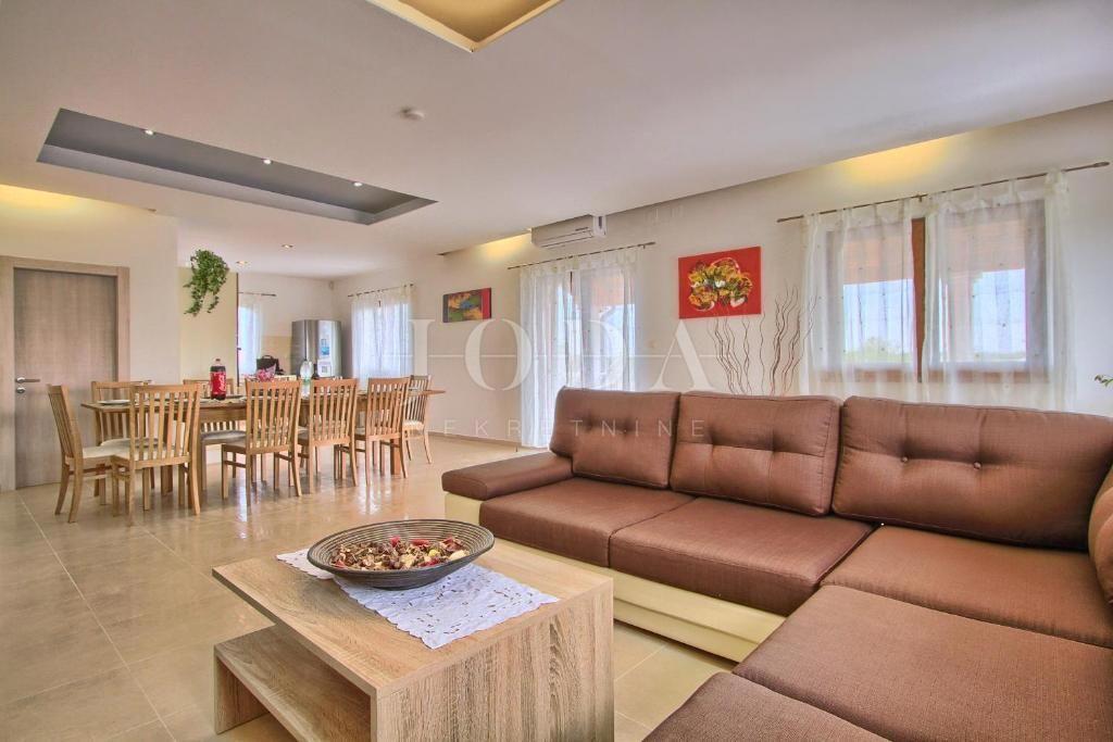 Casa Svetvinčenat, 294m2