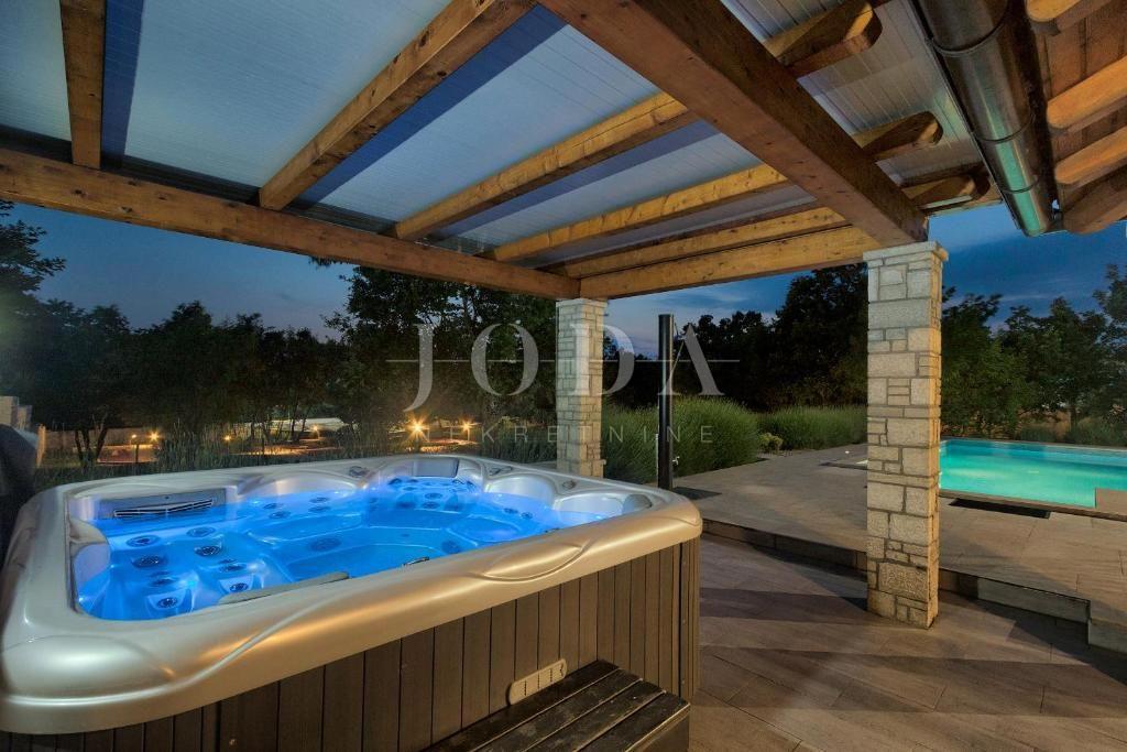 Casa Svetvinčenat, 294m2