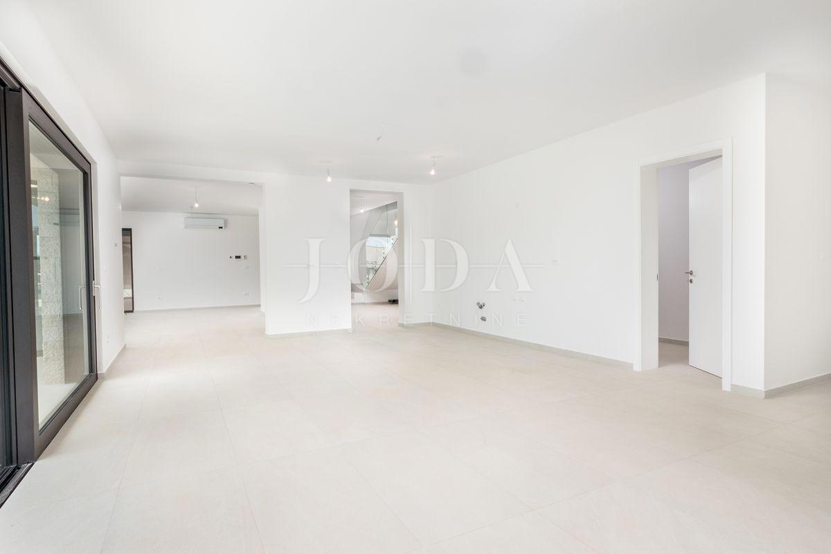 Casa Kaštelir, Kaštelir-Labinci, 383m2