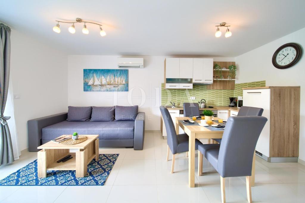 Due appartamenti moderni in ottima posizione vicino al mare