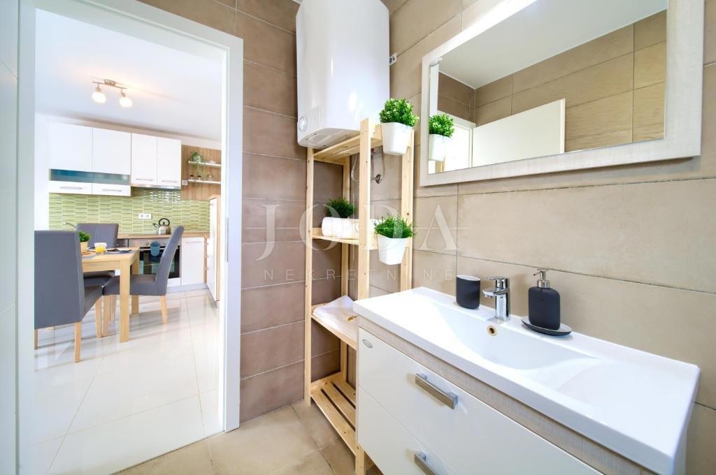 Due appartamenti moderni in ottima posizione vicino al mare