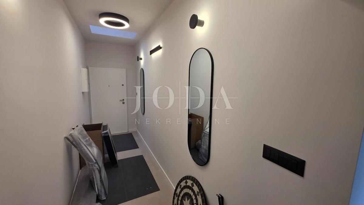 Allogio Centar, Rijeka, 28,08m2