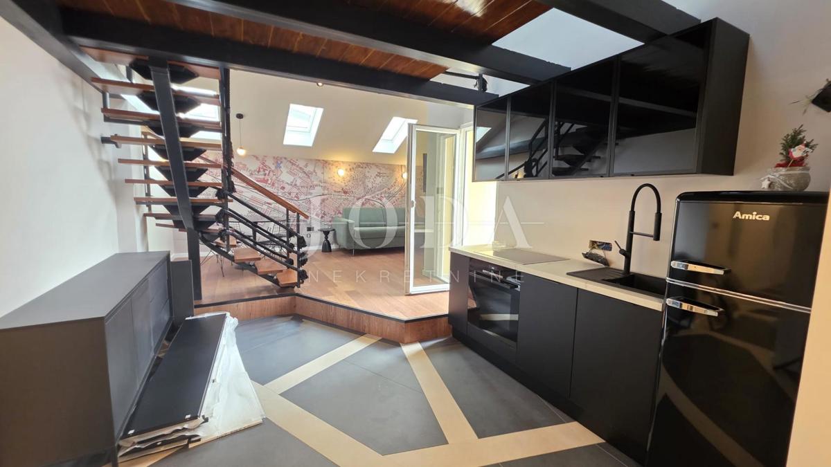 Allogio Centar, Rijeka, 28,08m2