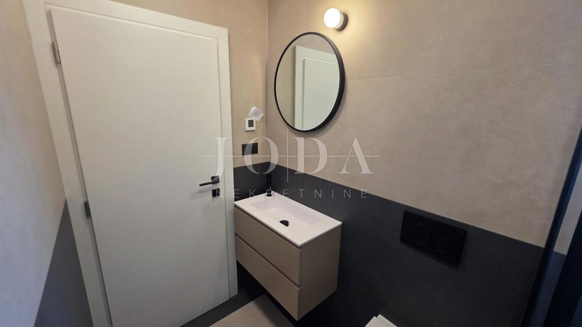 Allogio Centar, Rijeka, 28,08m2