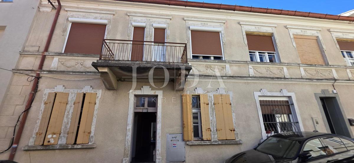 Casa nel centro di Crikvenica, 150 m², a 200 m dal mare – Ottimo investimento