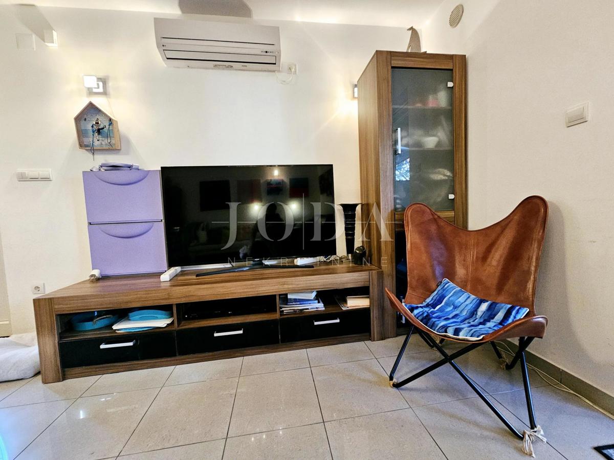 Appartamento con giardino, vicino al centro e al mare - Malinska