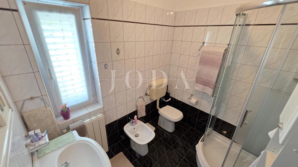 Casa Rožmanići, Kostrena, 75m2