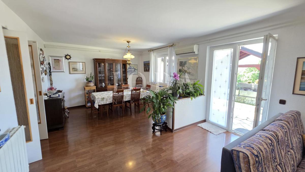 Casa Rožmanići, Kostrena, 75m2