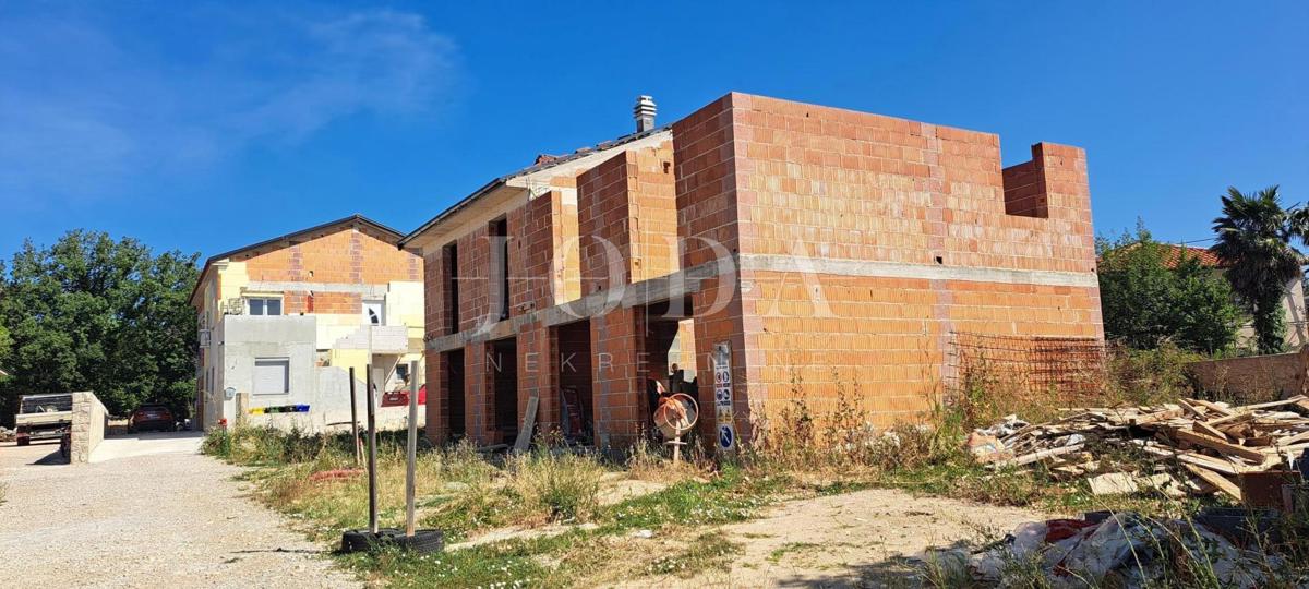 Casa semi-indipendente con piscina, nuova costruzione Vrbnik-dintorni