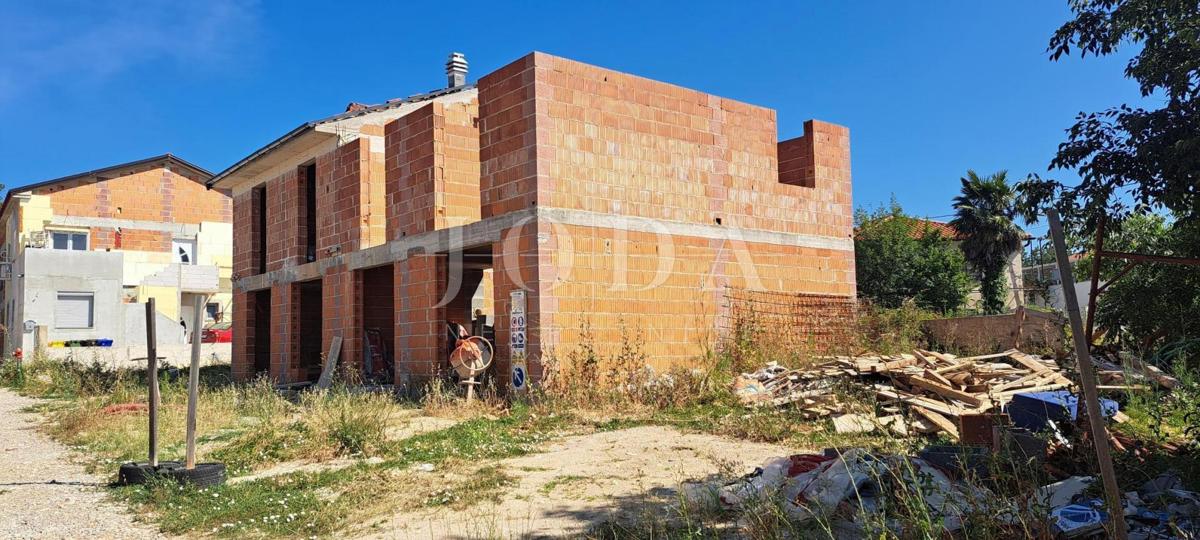 Casa semi-indipendente con piscina, nuova costruzione Vrbnik-dintorni