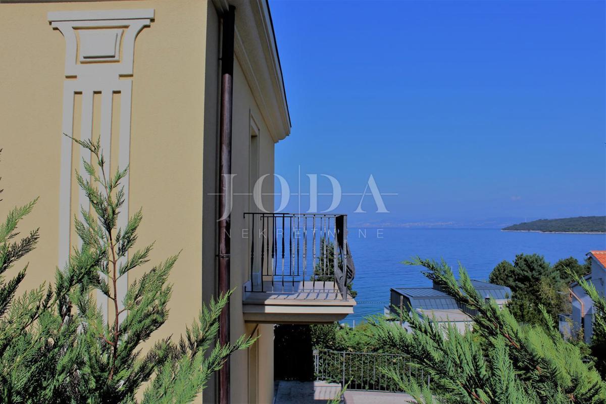 Villa in una posizione privilegiata con vista sul mare 