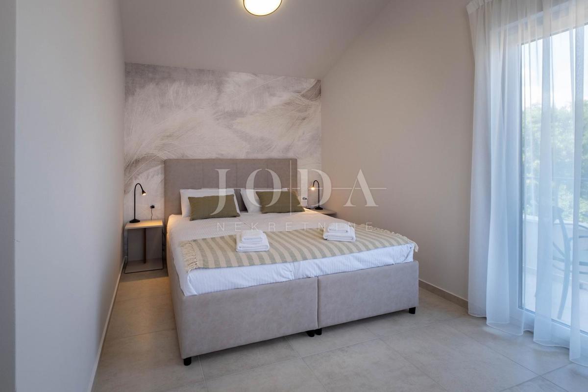 Casa indipendente con piscina in posizione tranquilla