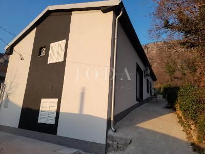  Bribir, casa con due appartamenti