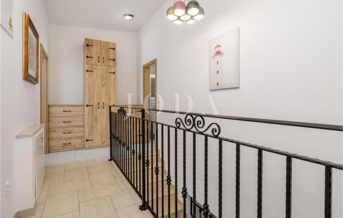 Villa con piscina e vista mare - isola di Krk