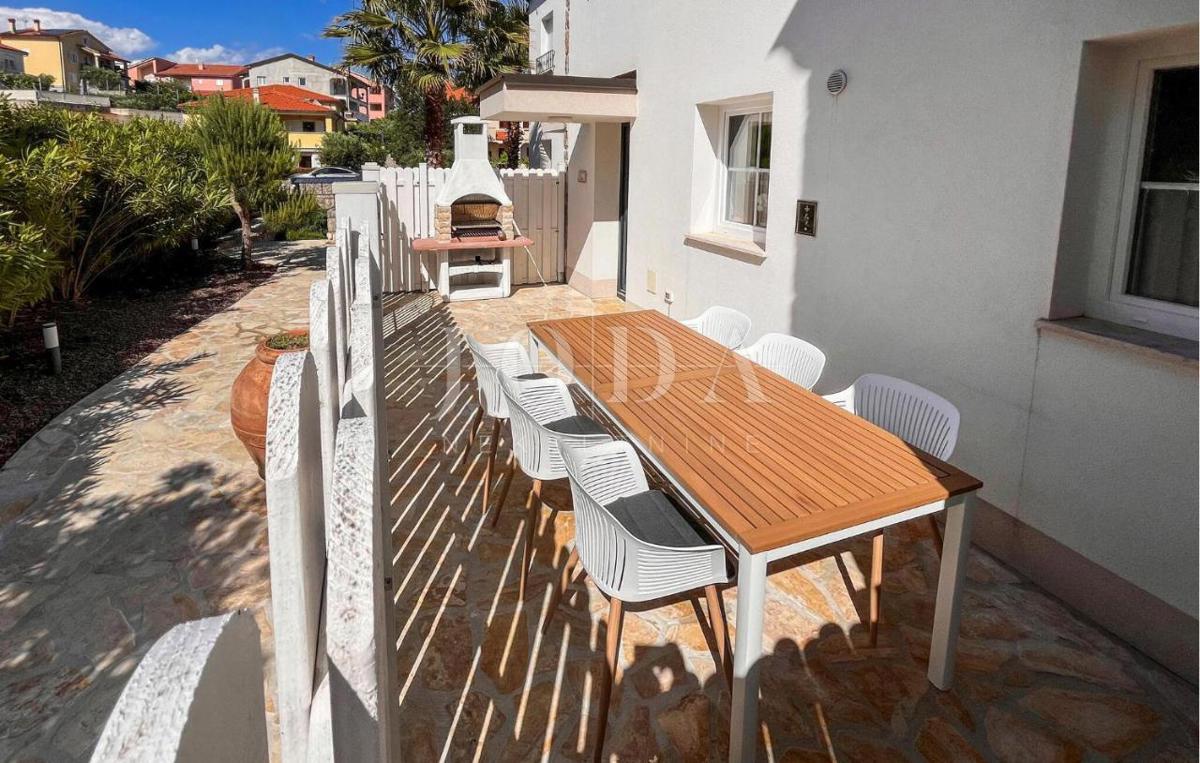 Villa con piscina e vista mare - isola di Krk