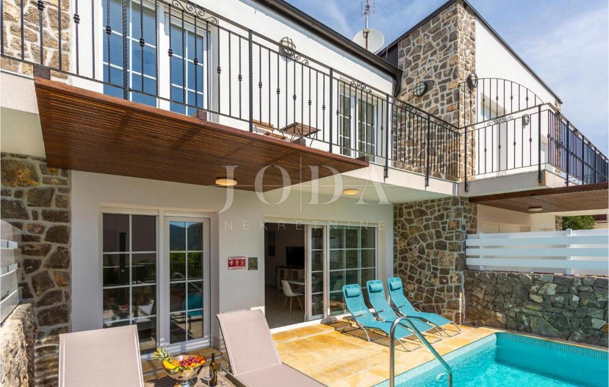 Villa con piscina e vista mare - isola di Krk