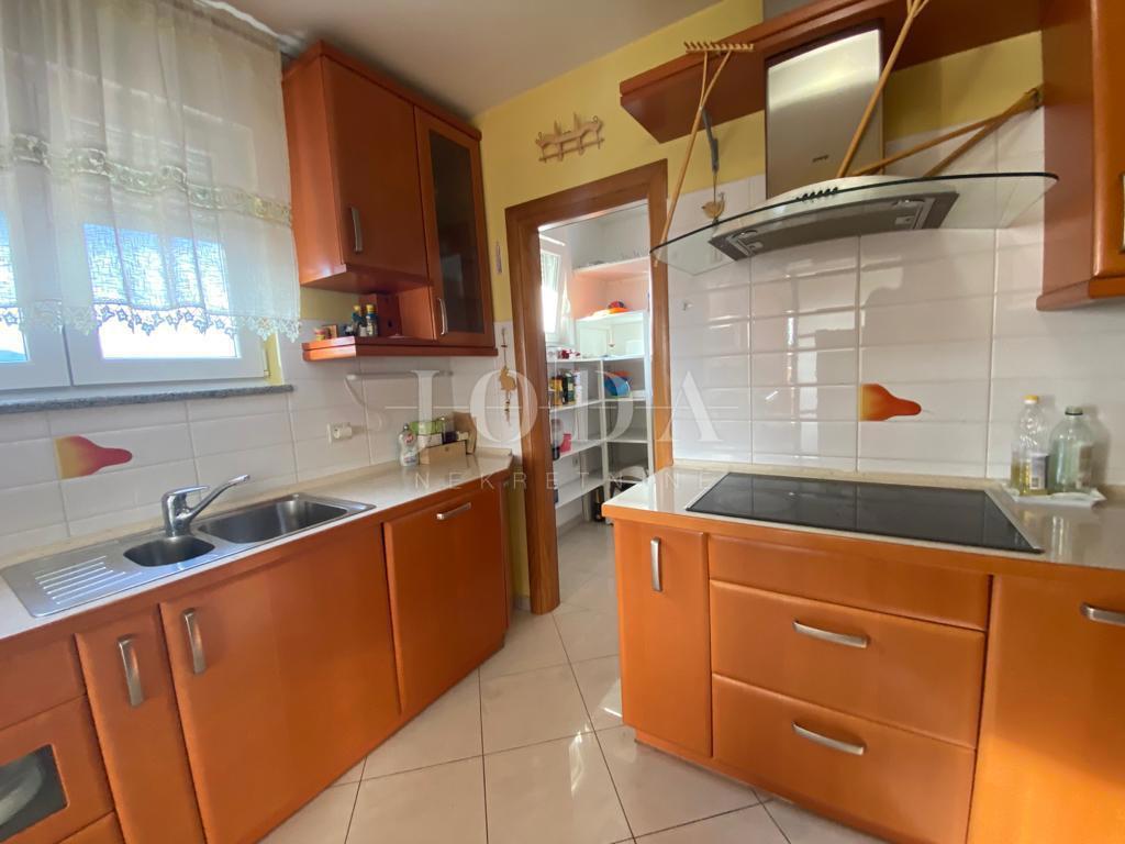Allogio Rešetari, Kastav, 200m2