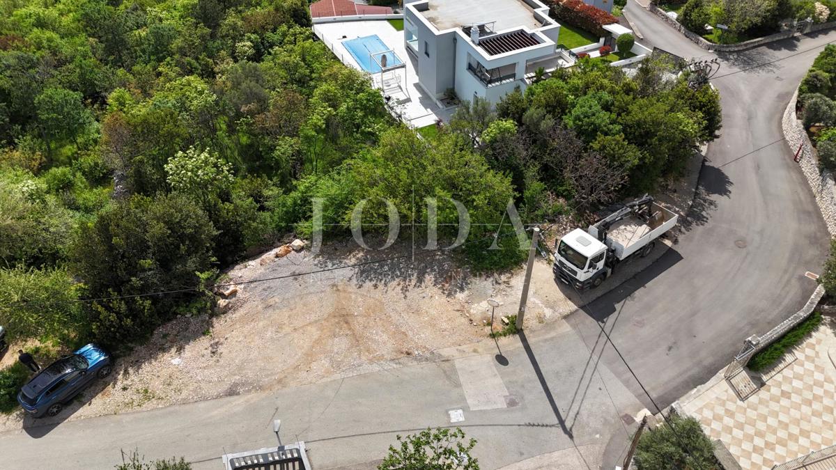 Crikvenica, ottimo terreno di 784 m² in posizione richiesta