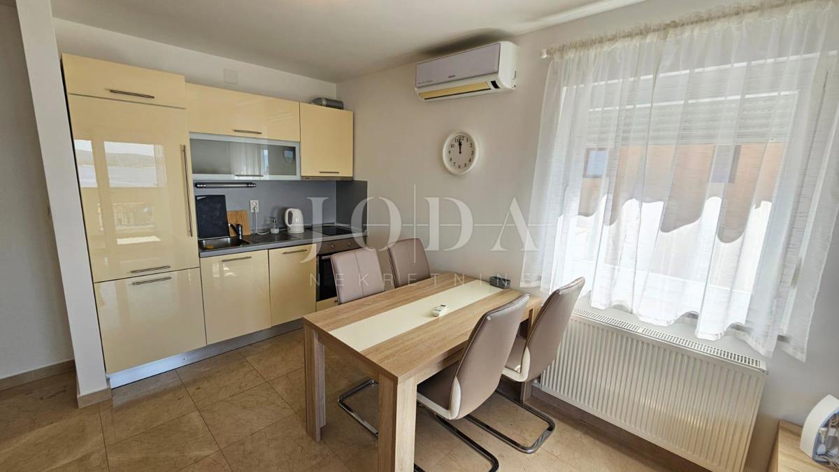 Bilocale a Crikvenica con garage