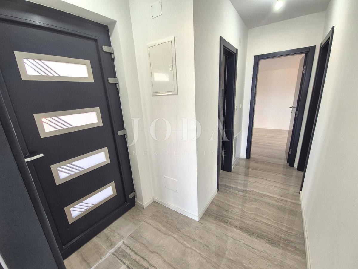 Nuova costruzione con due camere da letto e vista mare