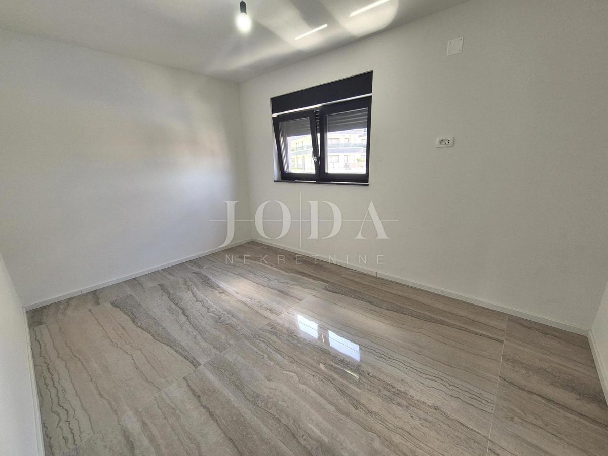 Nuova costruzione con due camere da letto e vista mare