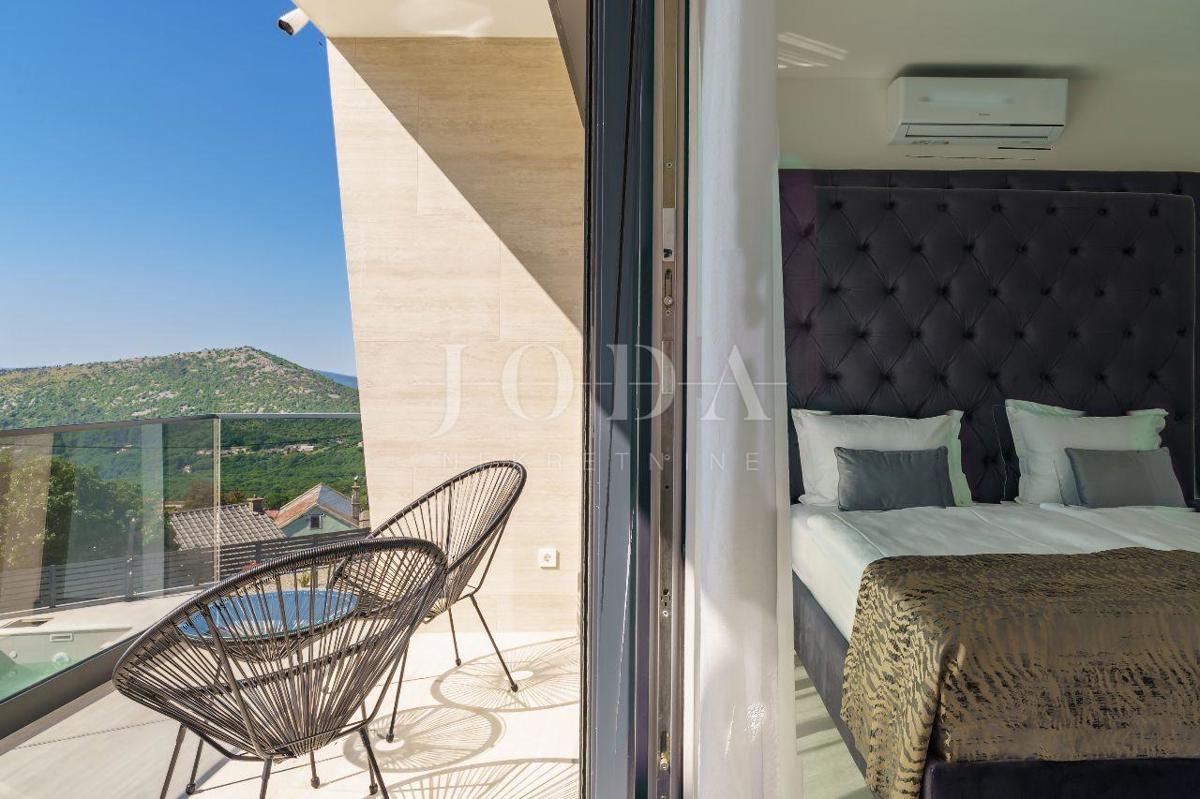 Bribir villa moderna con piscina e vista mare