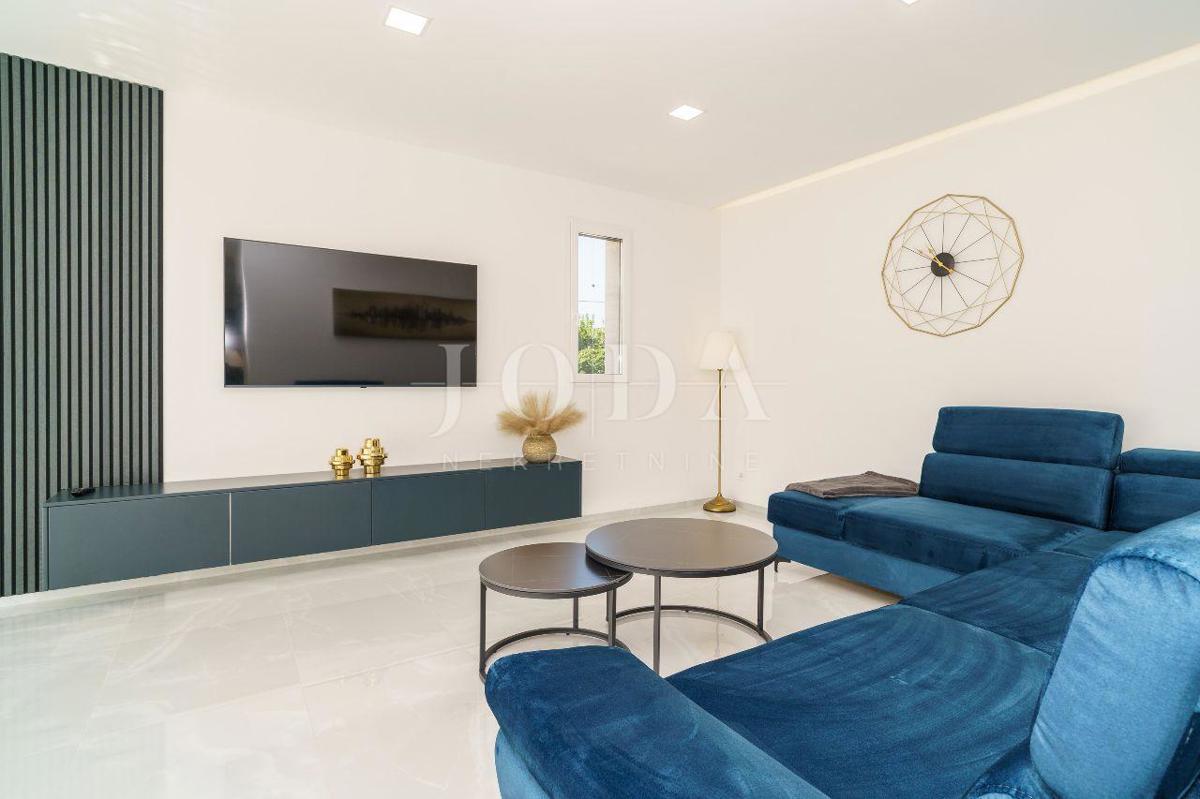 Bribir villa moderna con piscina e vista mare