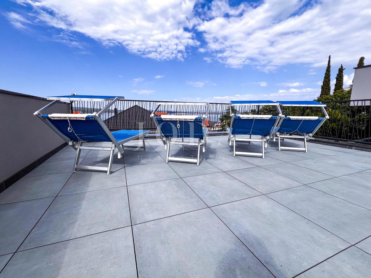 Edificio indipendente a Crikvenica con giardino e terrazza sul tetto