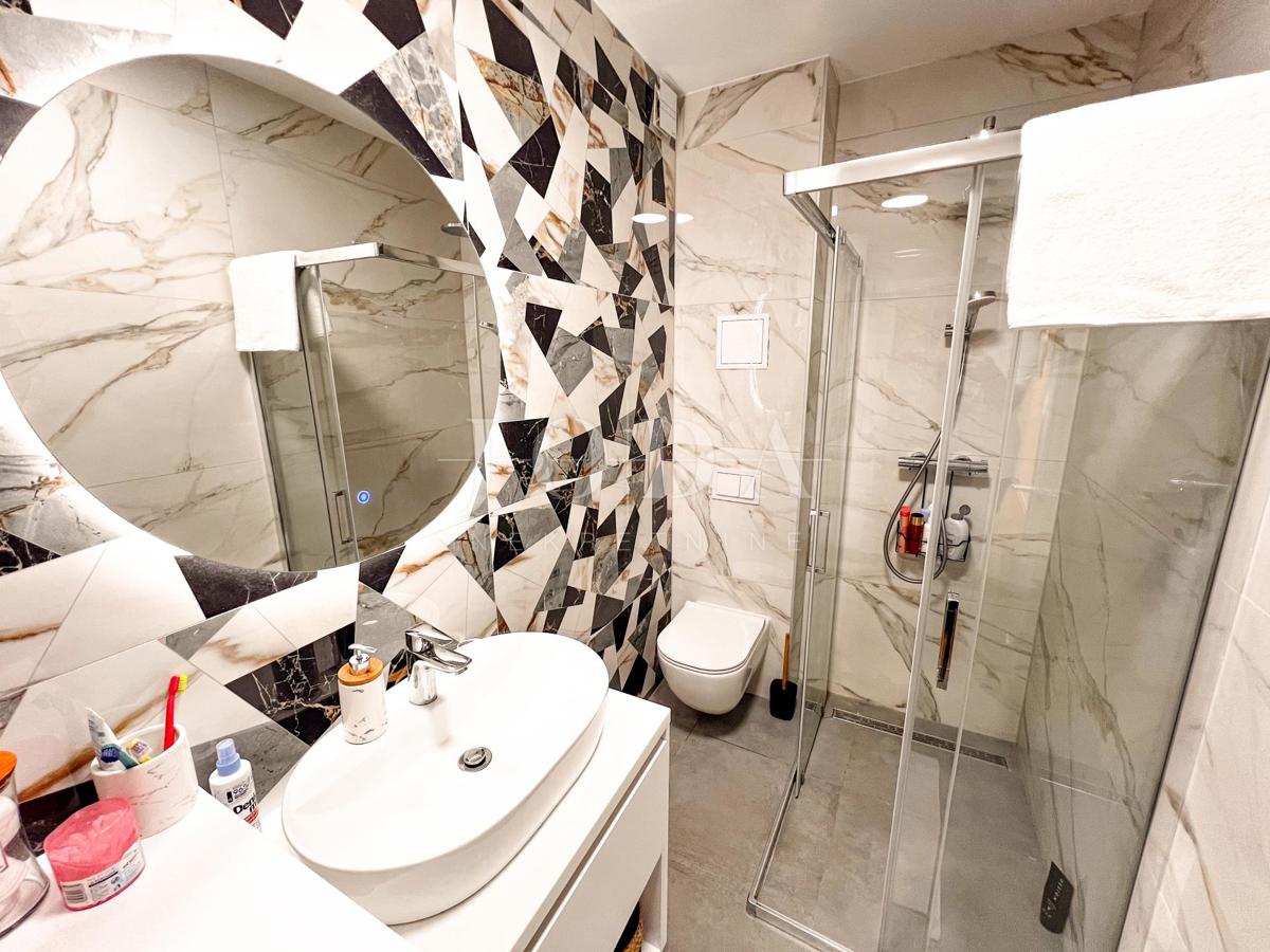 Edificio indipendente a Crikvenica con giardino e terrazza sul tetto