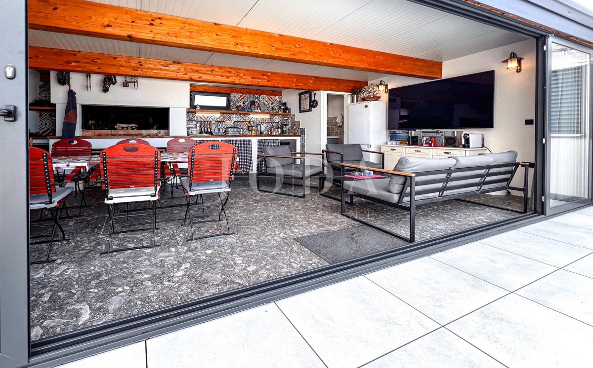 Edificio indipendente a Crikvenica con giardino e terrazza sul tetto