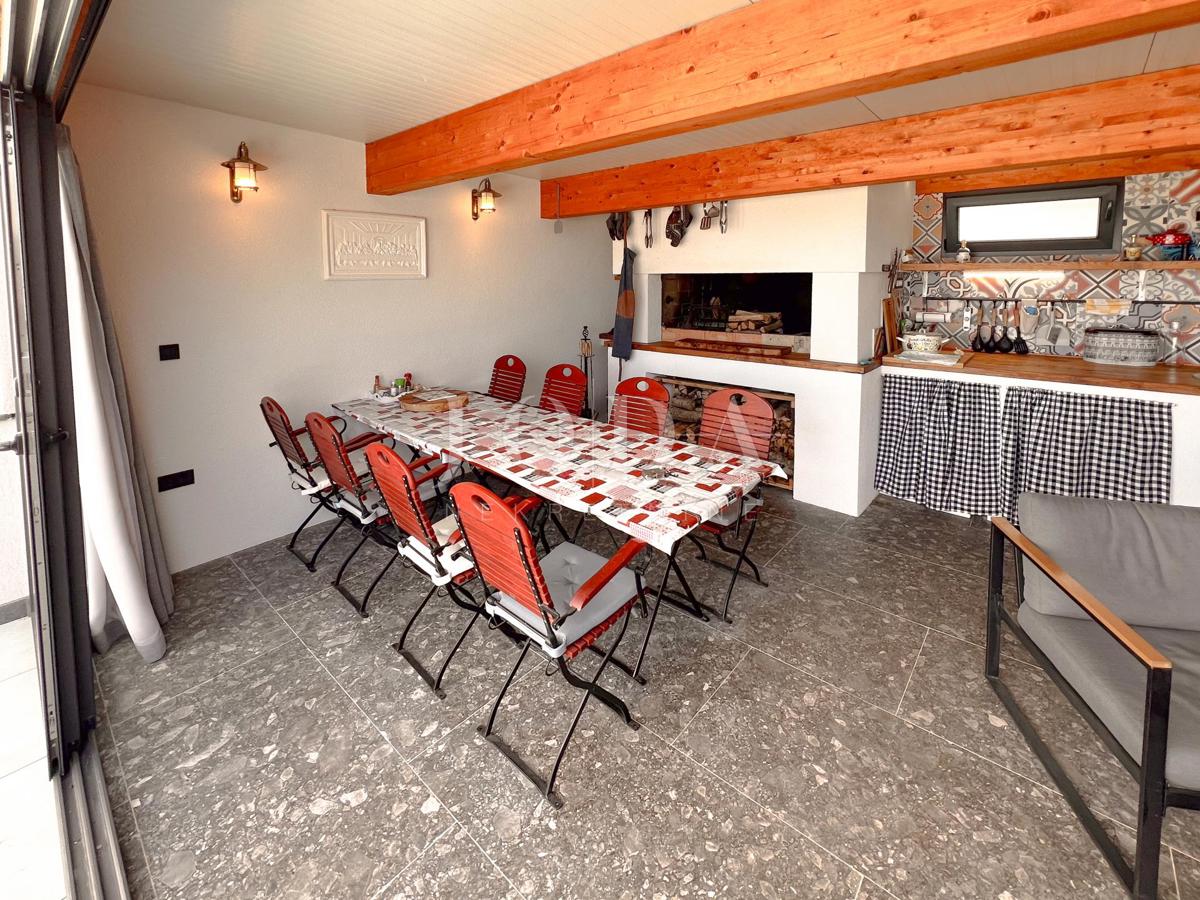 Edificio indipendente a Crikvenica con giardino e terrazza sul tetto