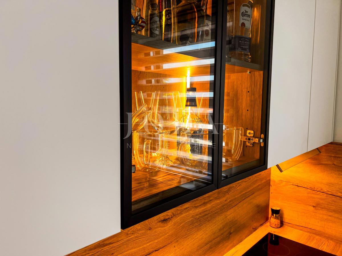 Edificio indipendente a Crikvenica con giardino e terrazza sul tetto