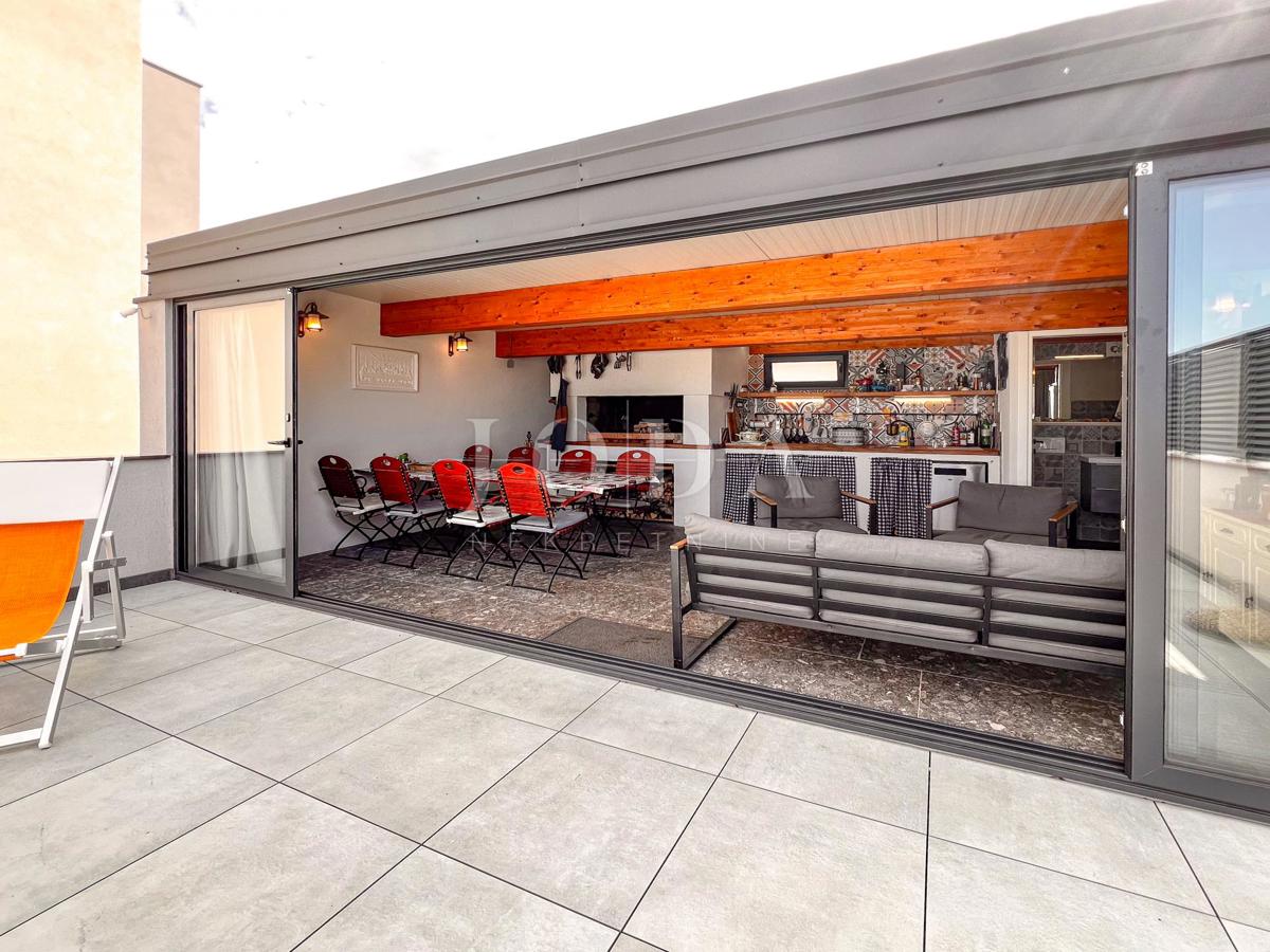 Edificio indipendente a Crikvenica con giardino e terrazza sul tetto