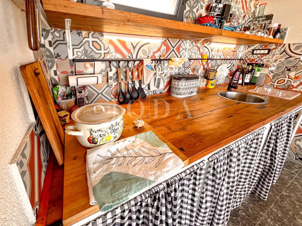 Edificio indipendente a Crikvenica con giardino e terrazza sul tetto