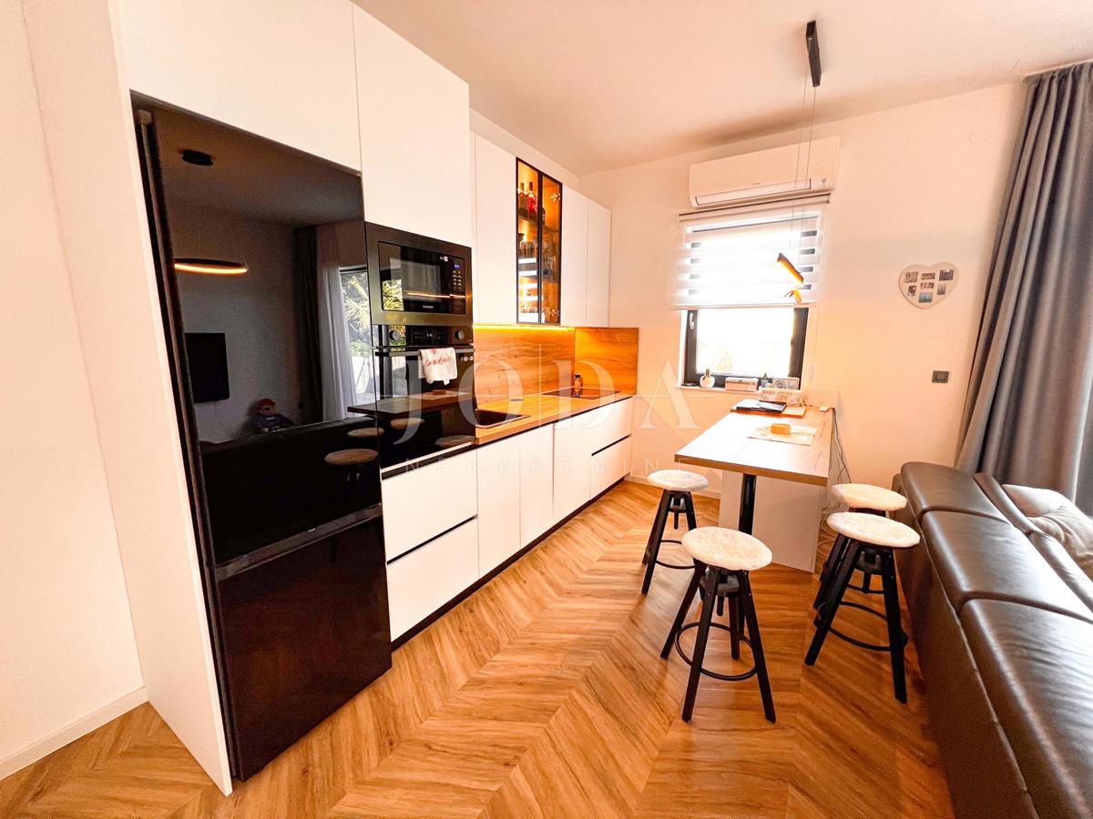 Edificio indipendente a Crikvenica con giardino e terrazza sul tetto