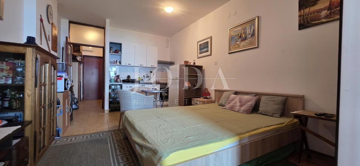 Monolocale con Vista Panoramica sul Mare – Novi Vinodolski