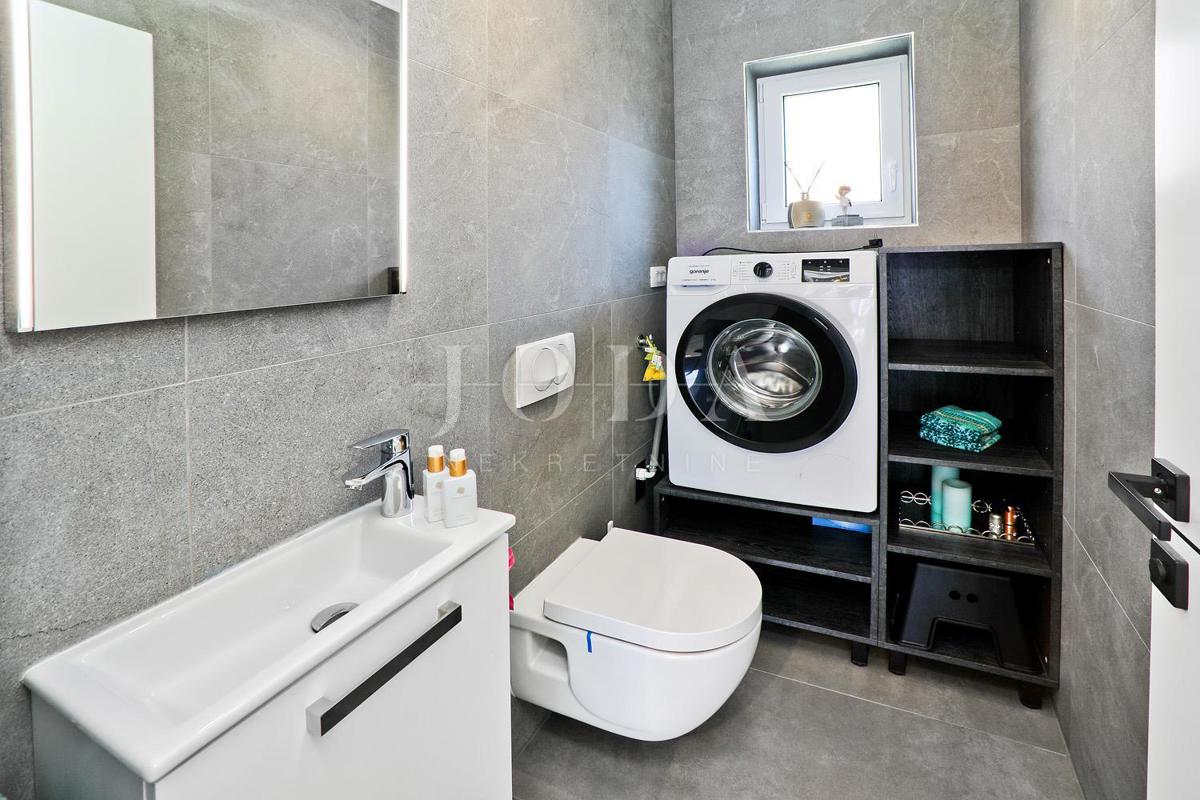 Villa moderna con vista mare - Malinska, isola di Krk