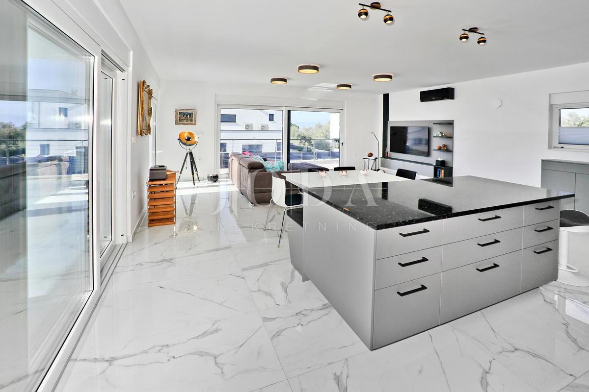 Villa moderna con vista mare - Malinska, isola di Krk