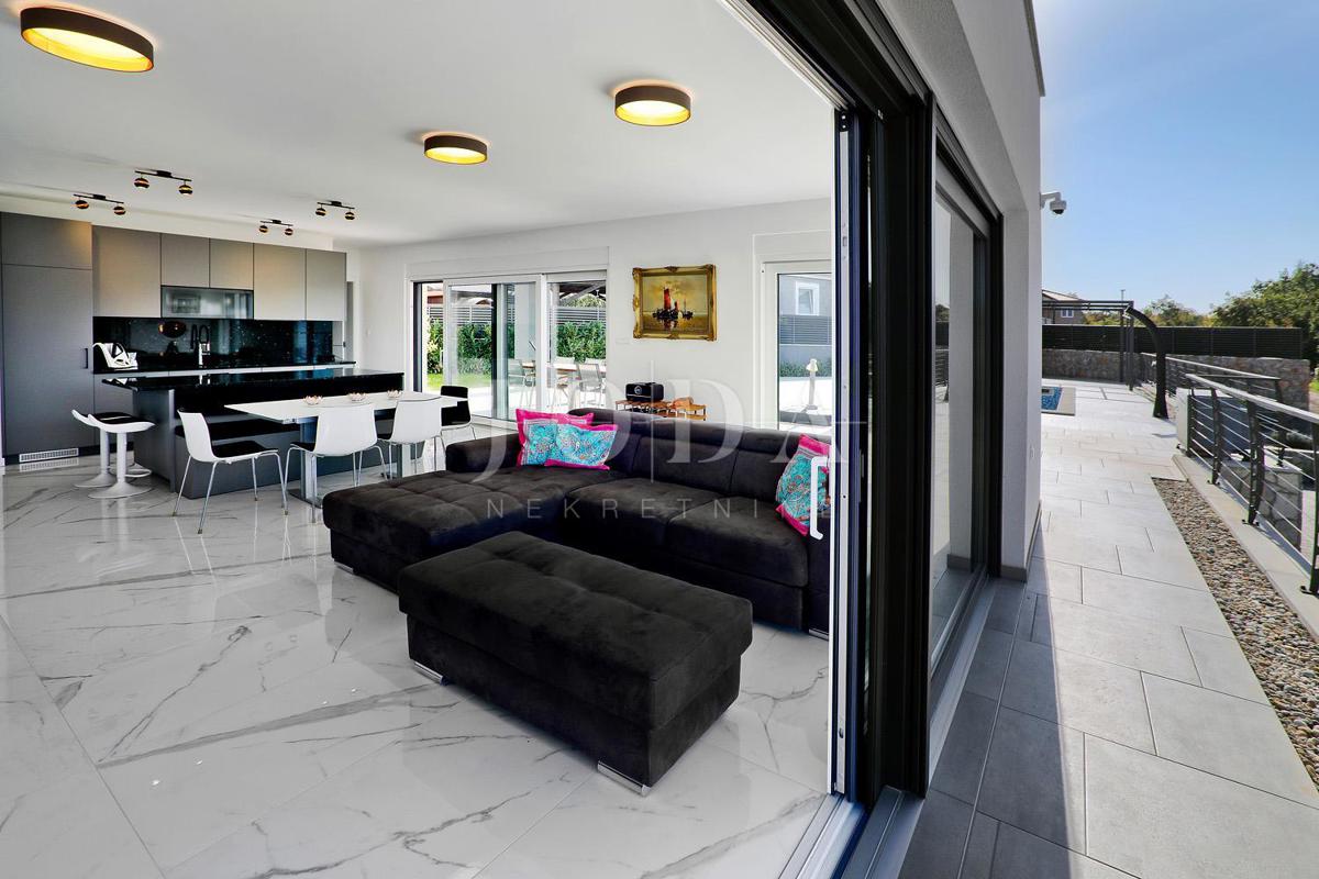 Villa moderna con vista mare - Malinska, isola di Krk