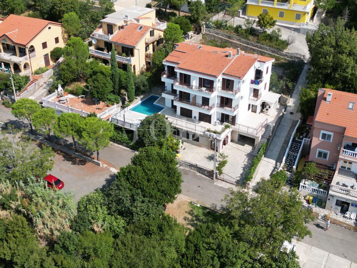 Casa di Dramalj con diverse unità abitative