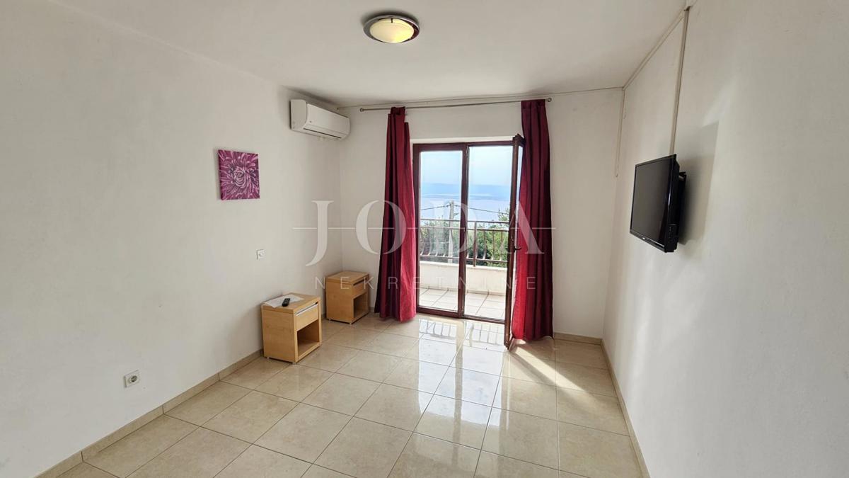 Casa di Dramalj con diverse unità abitative