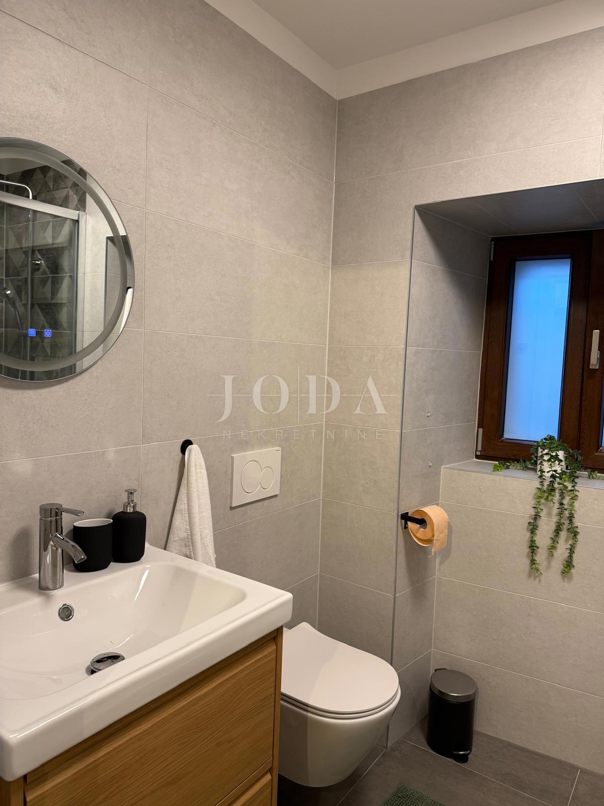 Allogio Centar, Rijeka, 93,67m2