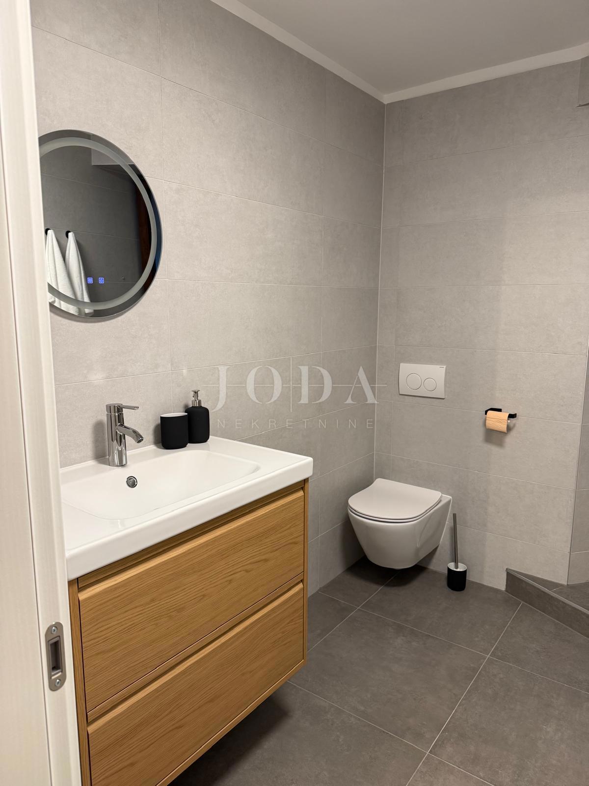 Allogio Centar, Rijeka, 93,67m2